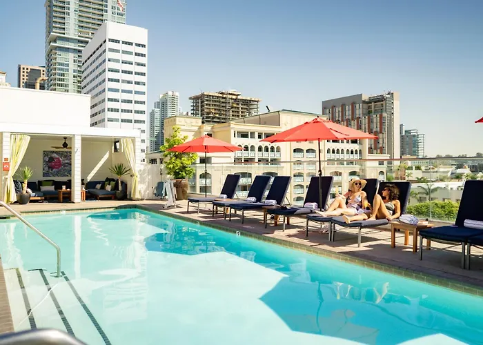Top Hotels in San Diego's Lively Gaslamp District