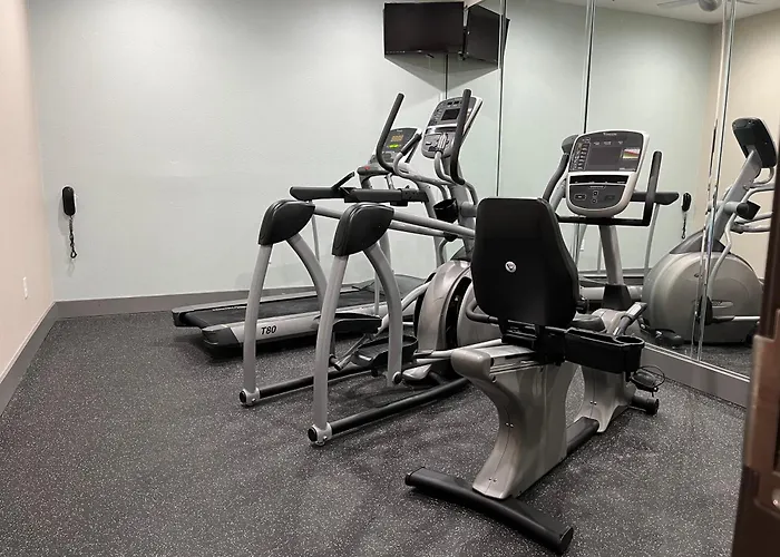 Best Hotels Near Cleveland Hopkins Airport