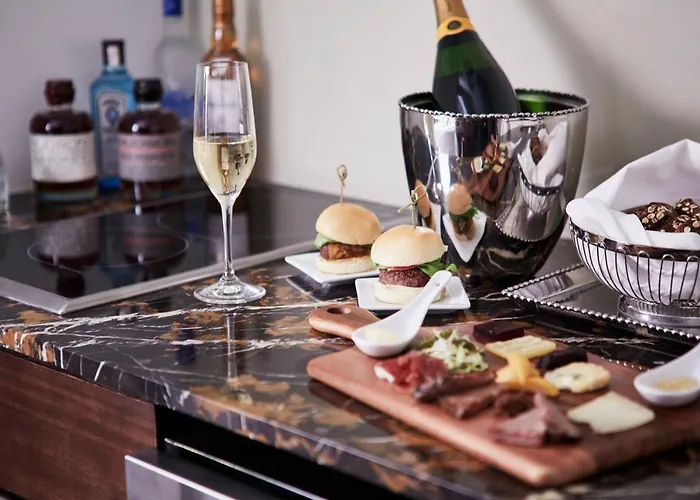 Best Hotels in New York with Pool