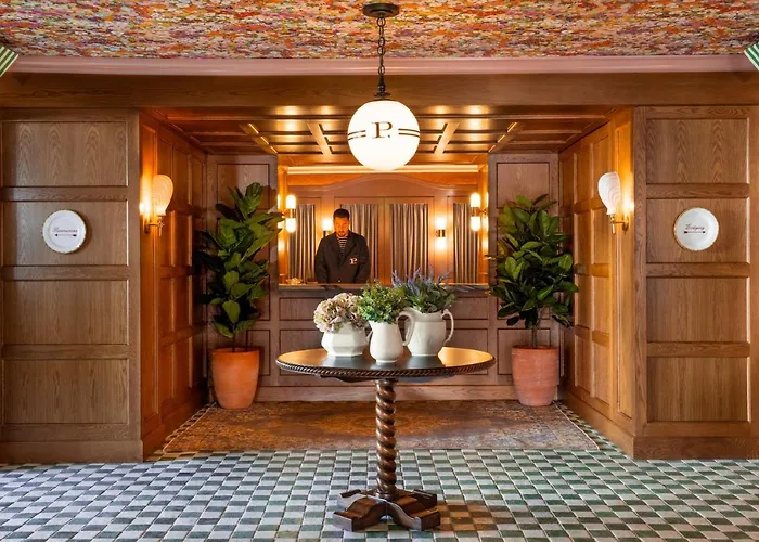Explore the Best of the Best: Top Hotels in Los Angeles