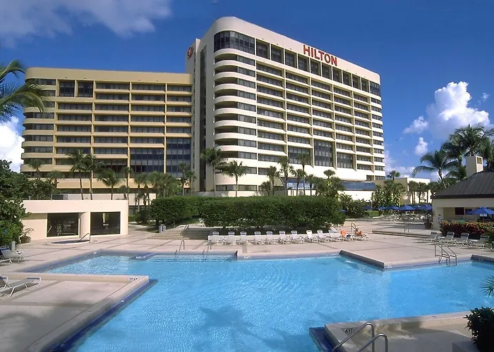 Top Miami Airport Hotels Offering Free Parking and Shuttle Services
